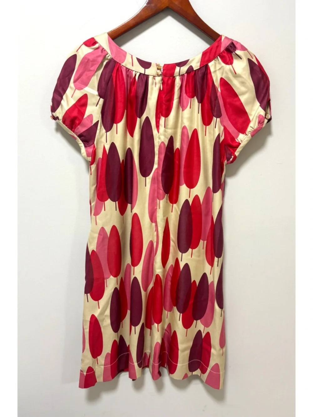 ASO Summer Roberts in The O.C. Vintage Orla Kiely Mini Tunic Abstract Leaf Dress